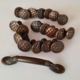 0022322 Allen Roth Lot Of 19 1.25 Inch Aged Bronze Round Basket Weave Knobs 1 Drawer Pull