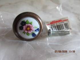 Allison 039257244349 Lot Of 8 Brass Ceramic Floral Cabinet Knob Pull - Nos