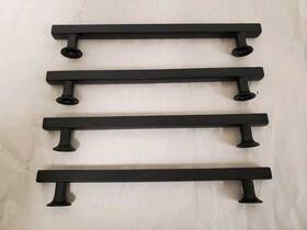 Bp37107mb Amerock 4 Everett 7-9/16 Inch Modern Matte Black Bar Cabinet Pull Pre-owned
