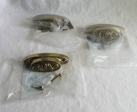 7308-lp Belwith P7308lp Brass Drawer Pull # P Cabinet Bin Cup Handle Nos