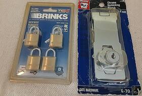 1927182 Bulldog/brinks New Lot Keylocking Hasp 4.5ftft And Brass Keyed Tool Box Locks