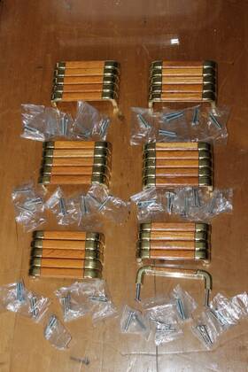 02w4056 Burlington Set Of 30 #02w4056 Kitchen/bathroom Wood Handle Door Handles - 96mm