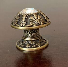 8714 Edgar Berebi Hyde Park Knob Pull Swarovski Crystal In Museum Gold Made Usa