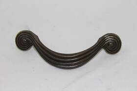 Ch-3342 I.u. Inc. 3 Vintage Drawer Pulls Brass Colored Handle Swirls 3.75 Inch Centers Iu Canada