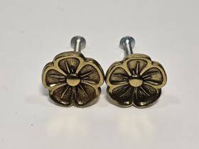 Kbc N18322 2 Vintage Brass Knobs Handles Pulls Flower Floral Cabinet Drawer