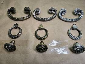 Liberty 781266651839 Lot Of 9 French Lace Drawer/cabinet Pulls Former Sales Display Set