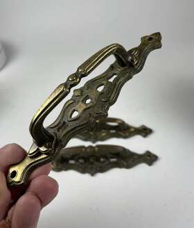Ah892 Marked Ah Set Of 3 Vintage Front Screw Mount Drawer Handles Pulls 892 Antique Brass