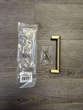 M2402 Top Knobs Pennington 5-1/16 Inch C-c Bar Pull Cabinet Handle In Honey Bronze