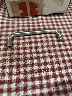 P604ss Wurth 36- Brushed Satin Nickel Wire Pull 4 Inch Centers 1-1/4 Protrusion New Leftover