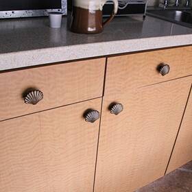 D-dw72188 Zeckos Set Of 4 Antique Gold Cast Iron Scallop Sea Shell Drawer Pulls Cabinet Knobs