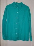 Nwot Unbranded Button Up Green Top Size M # 545. Fixed Price $18.00.