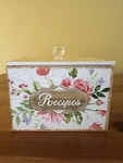 Blossom Jubilee Natural Wood Pioneer Woman Recipe Box With Lid & Crystal Knob. Fixed Price $15.00.