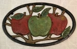 Vtg 2001 Tht Cast Iron Apple Trivet Painted Kitchen Decor Country Farmhouse. Fixed Price $18.95.