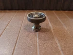1/4" Diameter Knob Antique Brass By Colonial Bronze Kitchen Cabinet. Fixed Price $6.05.