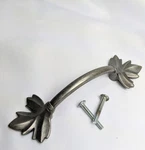 Amerock 2002 Vintage Pewter Leaf Drawer Pull, 76MM, Style 4451, Screws Included. Fixed Price $15.00.