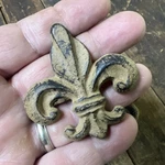 6 Cast Iron Fleur-de-lis Cabinet Knobs Drawer Pull Rustic Primitive Hardware. Fixed Price $24.00.
