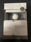 Threshold 085-03-2826 White Ceramic 1-1/8" Marina Cabinet & Drawer Knob 4 Pk.. Fixed Price $19.99.